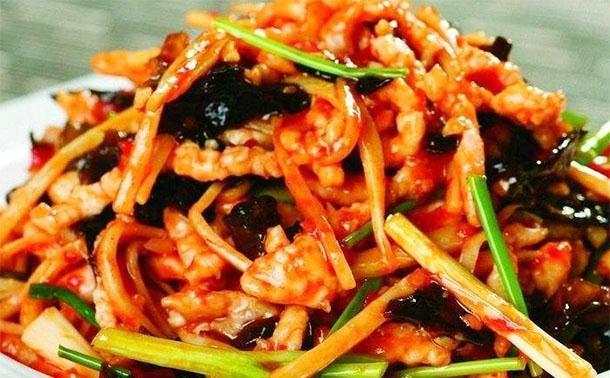 今天回温孩子心情好顿顿要吃肉，多吃鲜香菜，有鱼有肉，吃饭更香