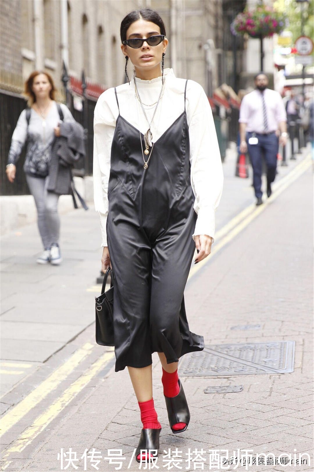 胳膊肉多、怕冷穿不了吊带裙？你需要掌握这3个技能