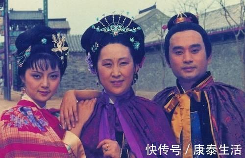 薛宝钗@他是第2个追求林黛玉的人,方法简单可笑,最终却赢得黛玉的好感