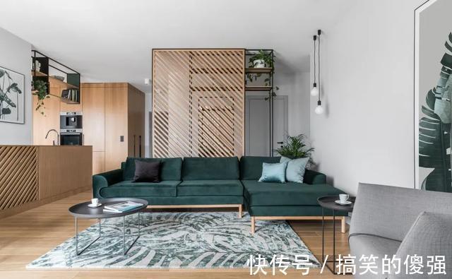 布艺沙发|108㎡现代简约风三室装修，用这样的木格栅做隔断，好美呀