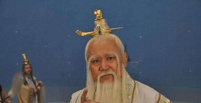 免贵姓某其中有两个姓氏不可加免贵两个字,原因是什么