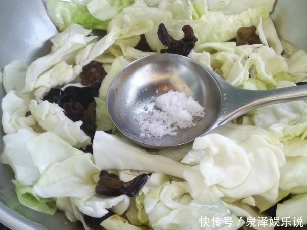 危害|这菜切记不能隔夜吃,吃一次比抽烟的危害还大,快告诉给家人
