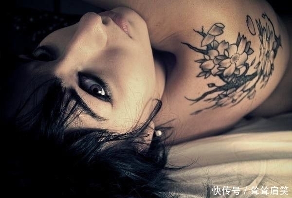 土气|妹子在背后纹了凤凰被嘲土气，结果抖动肩膀，却让人大为惊叹！