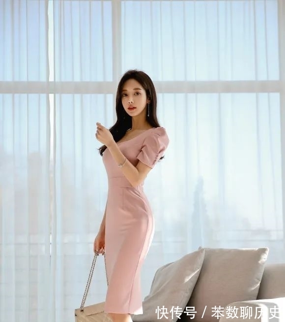 晚礼裙|美图欣赏:孙允珠,梦幻唇蜜缀领斜衩金丝晚礼裙