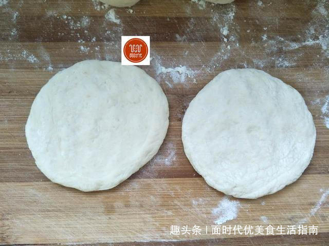 小面姨|发面烙饼，我有妙招，既省油又暄软，外酥里嫩凉了不会硬！