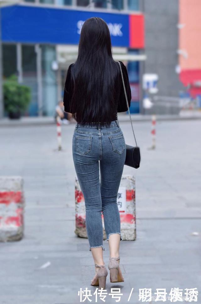 衣品好的时尚女生,穿牛仔裤也能美出新感觉,值得借鉴