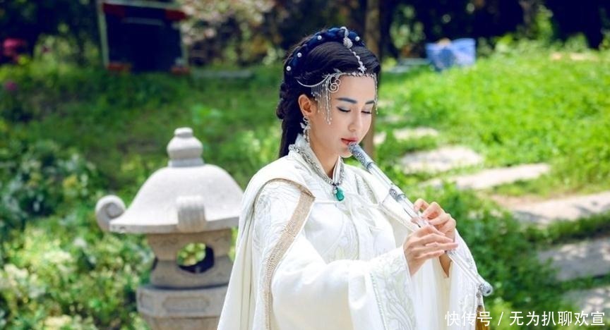 美人!才女上联招亲:雨无门户能留客;才子巧对下联,却视美人如无物