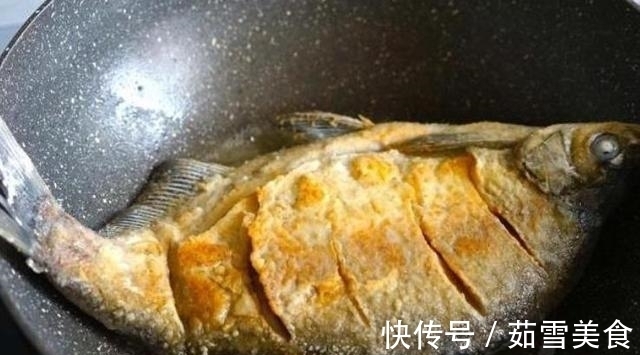 蛋液|煎鱼在鱼身上抹点“它”,不粘锅不溅油鱼皮不破,现在知道还不晚