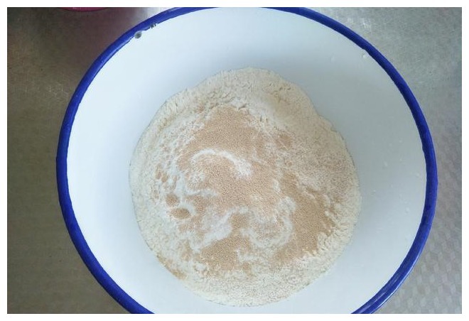 教你做懒人发面饼，不用揉面，外酥里嫩，真香