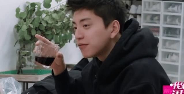 我是谁？我在哪儿？明星间的尴尬对话，原地抠出一套三室一厅