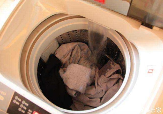 禁忌|洗衣机洗不干净衣服关于洗衣服的4大禁忌，衣服想干净就改正