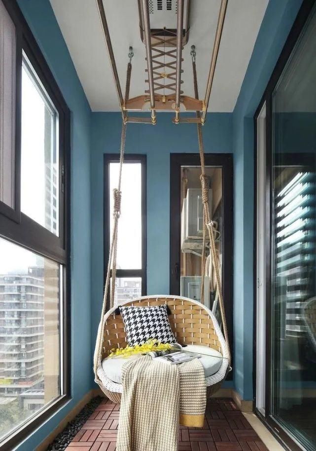 防腐木|越来越多人阳台不铺瓷砖,如今用它来代替,太聪明了