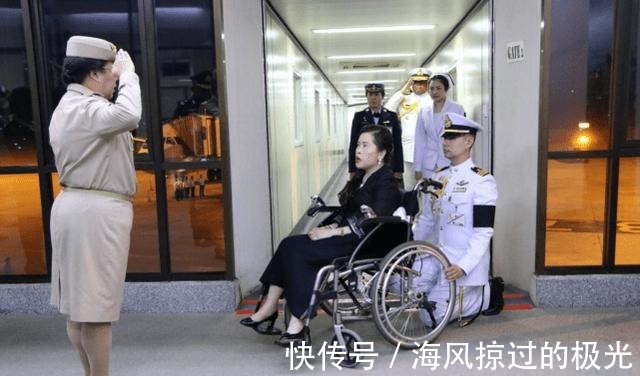 苏提达 怪不得苏提达只模仿没戴过诗丽吉的“满天星”,原来是朱拉蓬喜欢