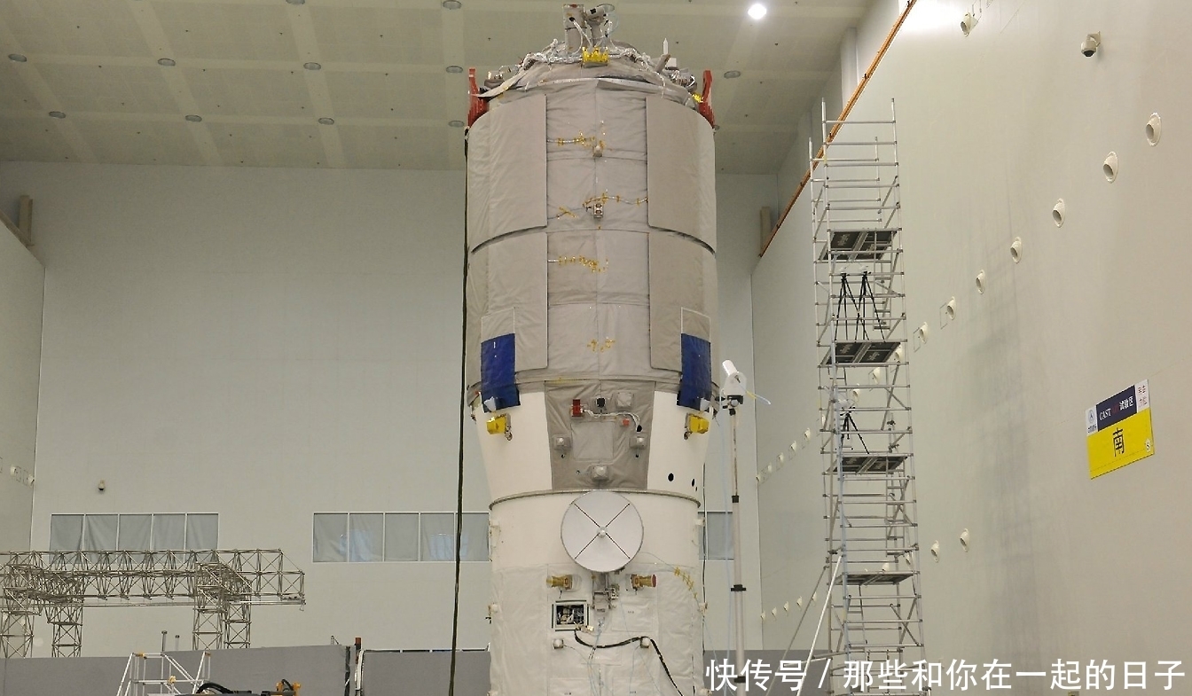 航天员 “太空快递”已送达!“天舟二号”与“天和核心舱”完成交会对接