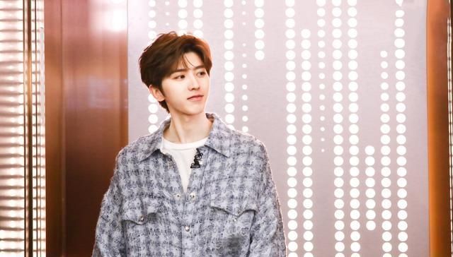 ikun|青你2一位练习生档案掉在蔡徐坤手里,竟然是ikun,偶像剧的节奏