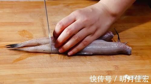 红烧|这种鱼10元一斤，比内脂豆腐还嫩，红烧着吃，鱼肉鲜嫩可口