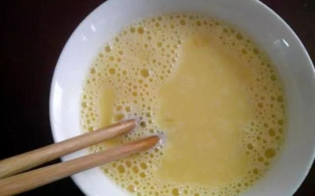 正确做法|蒸鸡蛋羹总是做失败怎么办?注意3点,保准回回做成功,嫩滑无孔