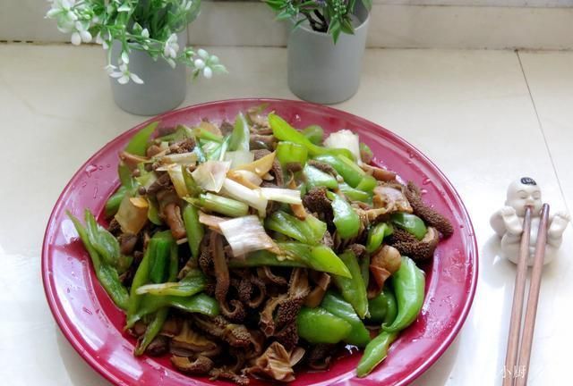 年后,不吃羊肉也要吃它,儿子说它像“抹布”,懂的人吃得香