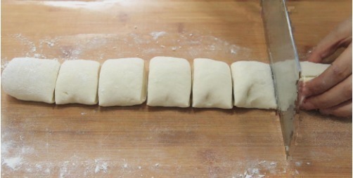 一碗面粉,一盆素馅,不用蒸,快速做蓬松柔软发面馅饼,好吃极了