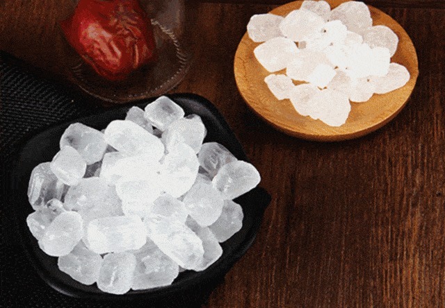 白色冰糖和黄色冰糖哪个比较好营养师记住一点,以后别买错!