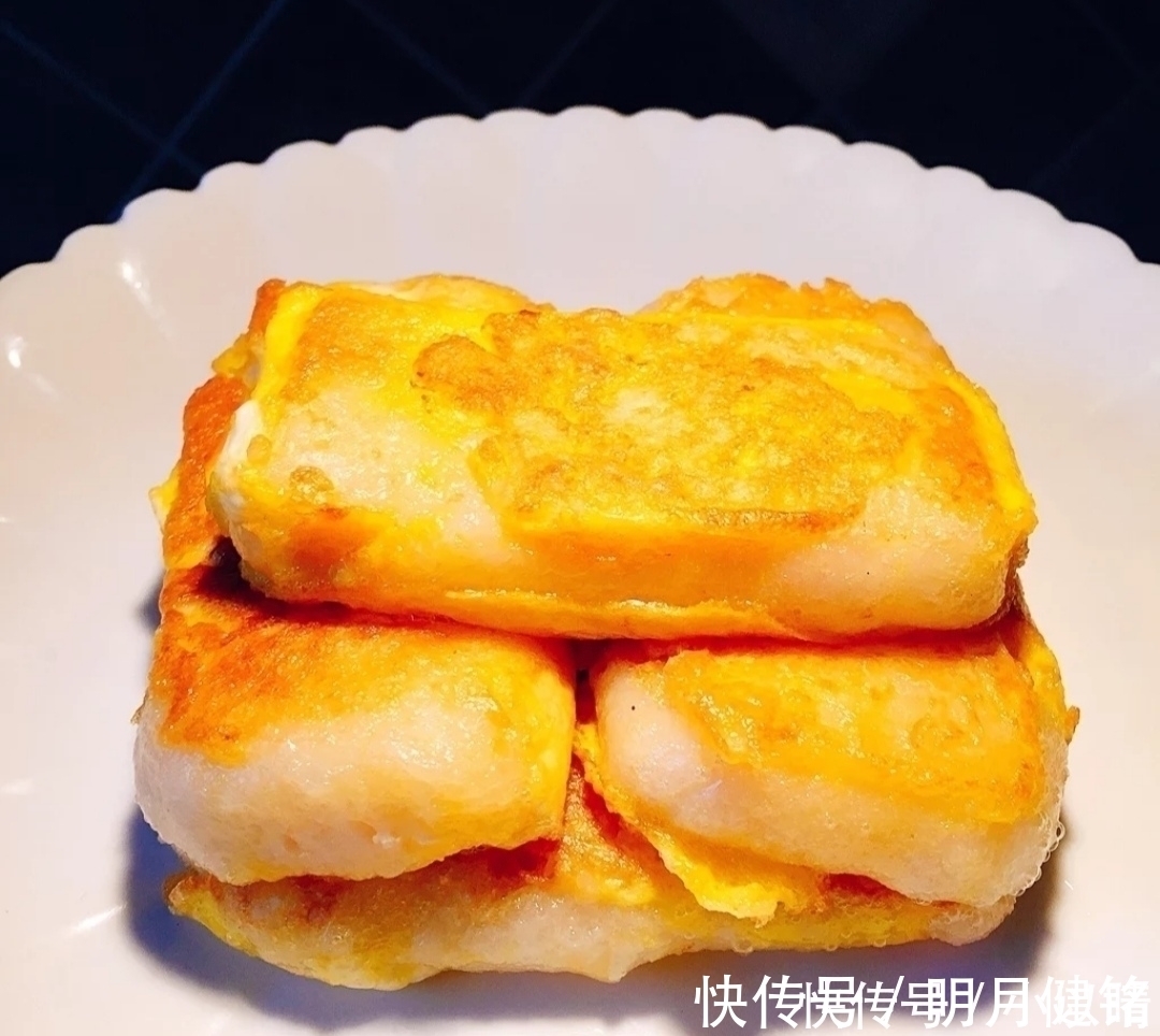 此物|早餐就该吃此物,不放面粉,不醒面,喷香营养,刚出锅连吃3个