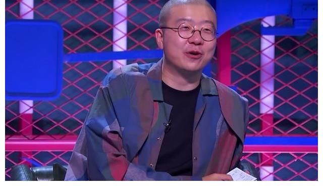 脱口秀大会第二季|脱口秀大会4：杨笠火爆的出圈史，离不开她身后的男人