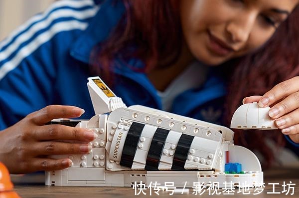 ls 鞋头们绝对必收!LEGO adidas Originals Superstar!