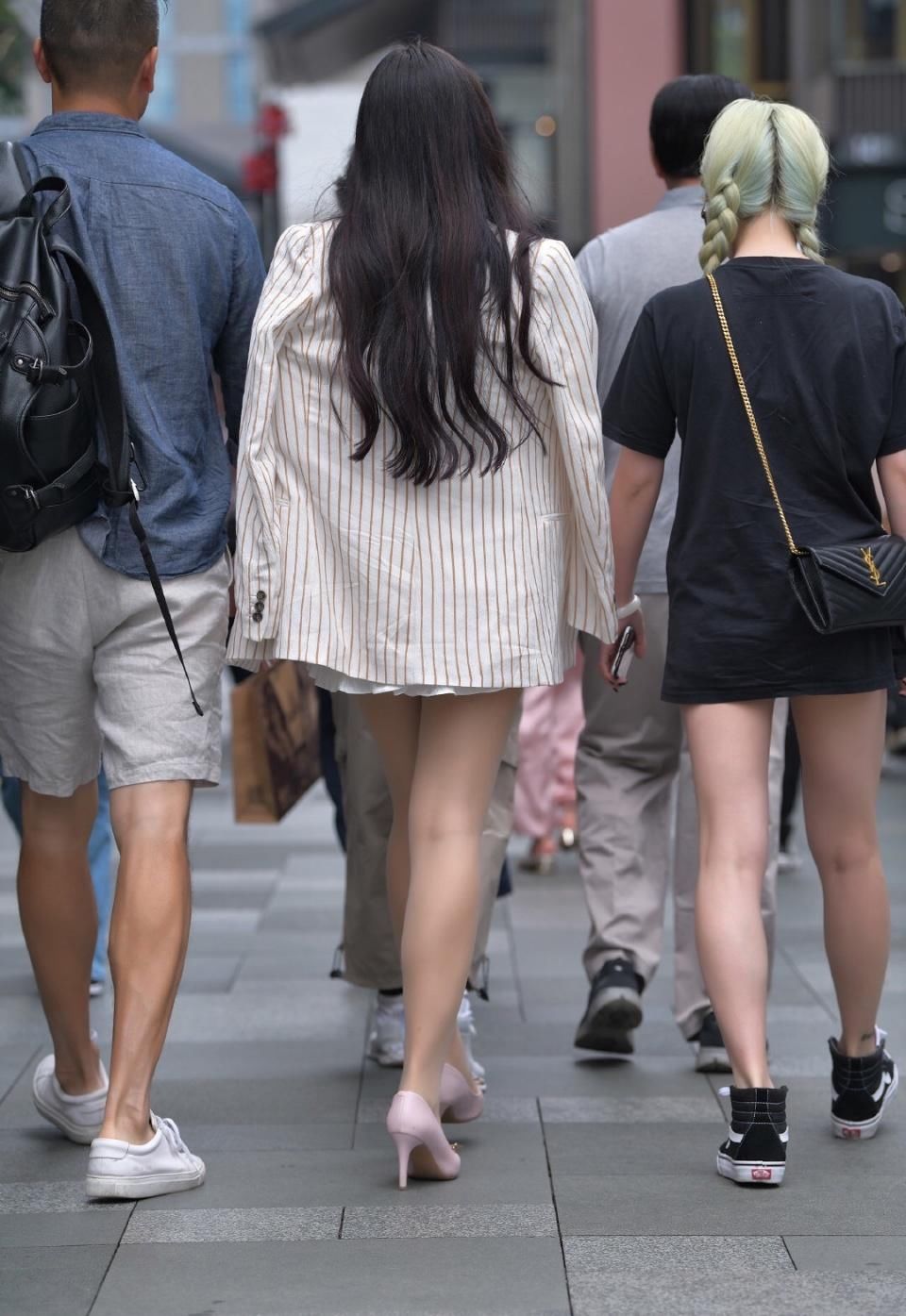 街拍长腿高跟美女，美的真是不讲道理啊