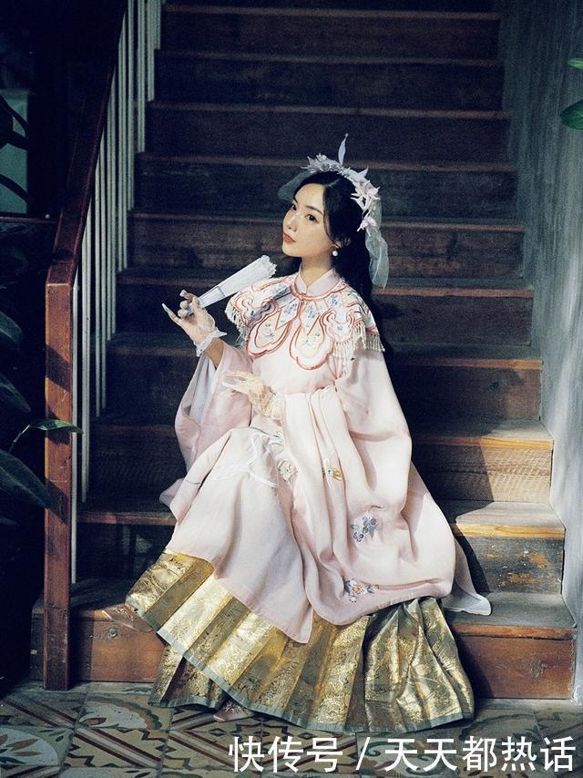 大小姐|小姐姐把汉服穿进了民国,大小姐气质备显,网友这也太美了吧