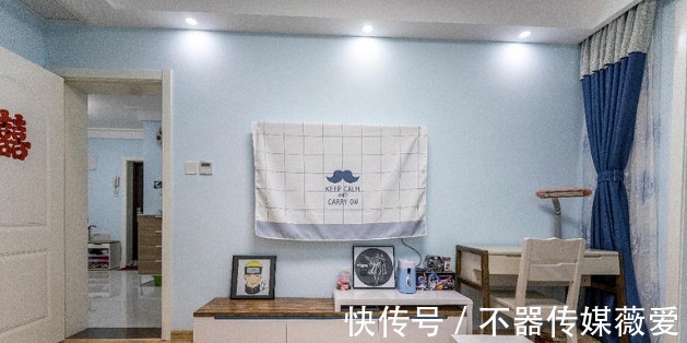 浅蓝色|装修婚房，客厅蓝色梦幻似海洋，主卧装成粉色尴尬了