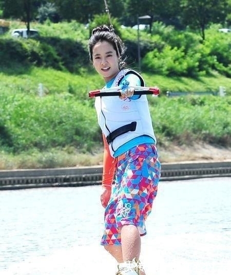 生日礼物|宋智孝40岁生日礼物堆成山,皮肤白皙让人羡慕,什么时候才结婚?