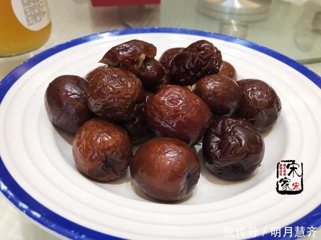 孩子3周岁宴席，880元标准上了27道菜，客人吃完竟说贵了