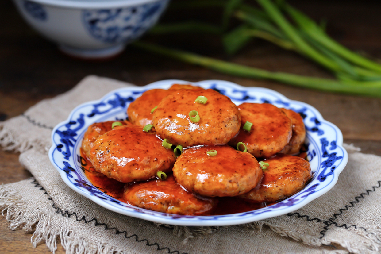 豆腐的别样吃法，不炖也不炸，酸甜开胃特健康，花钱少还吃得好！