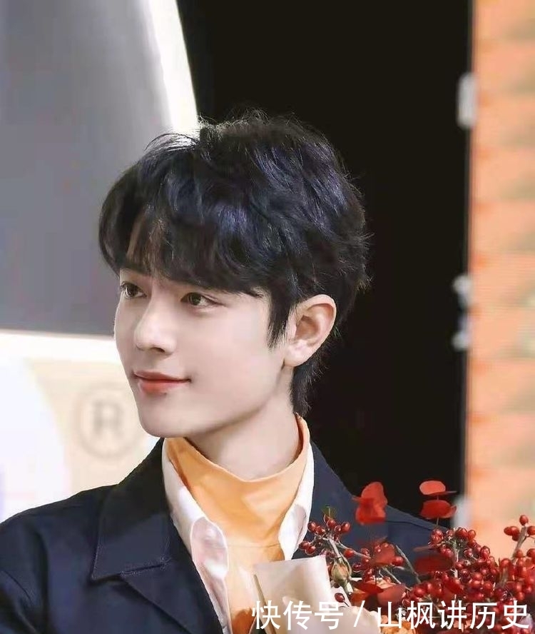 肖战龚俊同台引不满?波浪钉CP粉内涵越火盆,悦享会聚集四代耽改