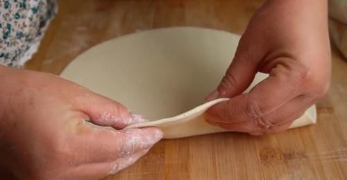 家常千层饼做法，一层层撕着吃，蓬松暄软好消化，新手也能做成功
