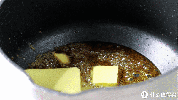 法式焦糖杏仁酥,上层焦糖杏仁浓郁香脆,下层酥饼奶酥掉渣,真香