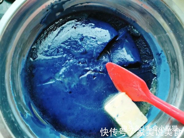 超级好看的星空雪媚娘做法自己在家就能做，软糯香甜，美味点心