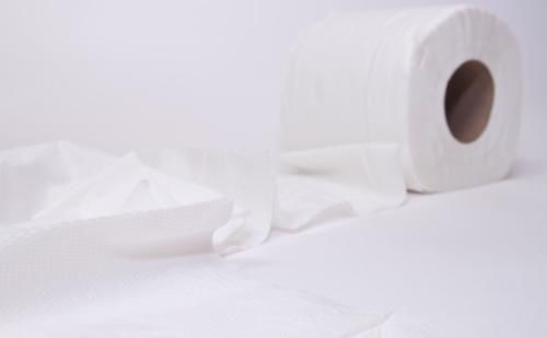 小苏打|上厕所用过的纸,是直接冲走还是扔进纸篓?这个问题该有说法了