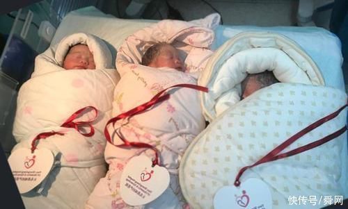 产房|宝妈生下3胞胎,知道孩子性别后,婆婆笑了宝爸却哭了