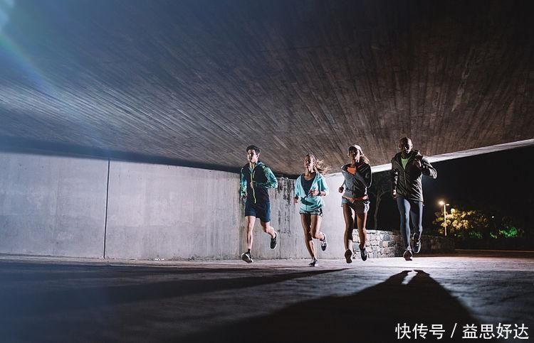 膝盖|跑者切记重点在跑步的时候,千万要避免这4点