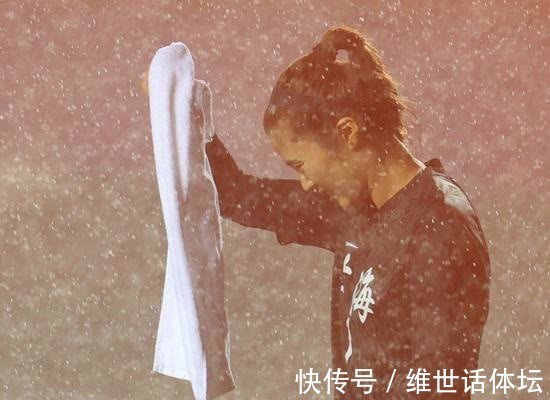 女足联合队|女足夺金却遭怒骂,足协神操作令人无语,中国足球成大笑话