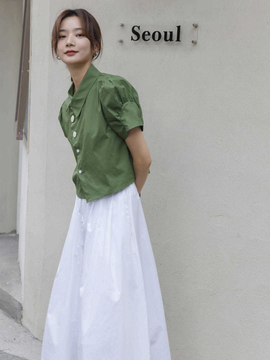 曲线|半身裙的N种搭配方法，简约大气又高级，实用性强