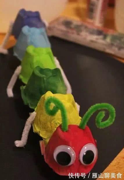 当妈妈“被迫”学会各种手工后,她就连蛋托都不放过了