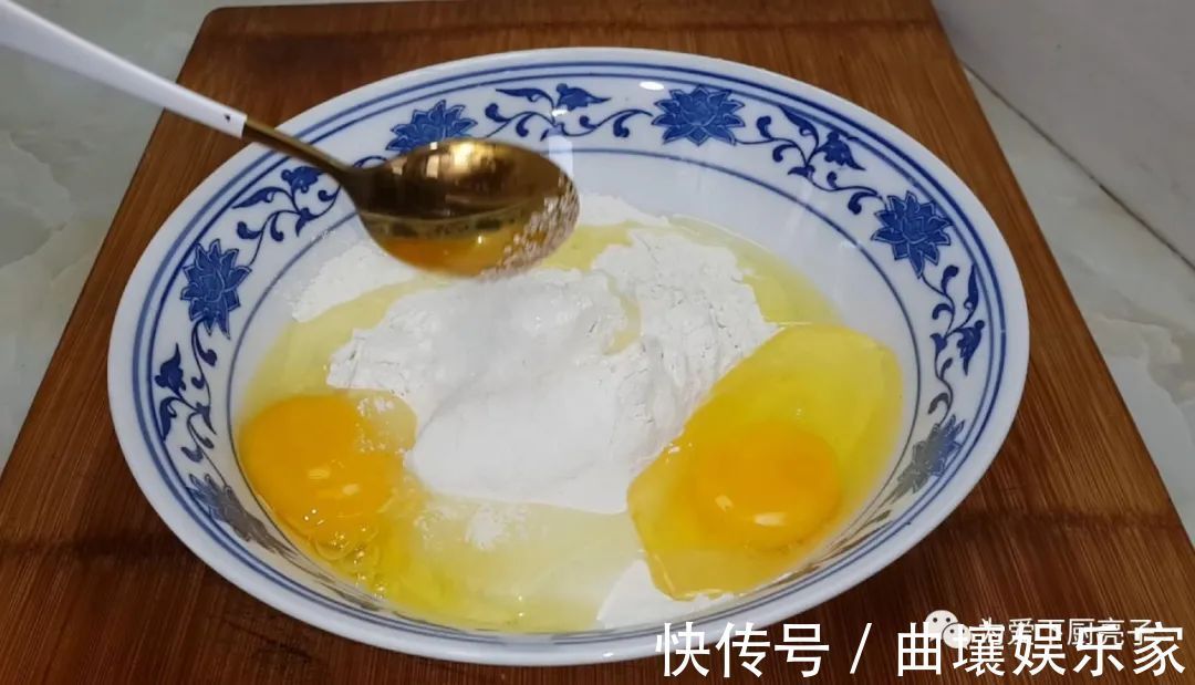 红豆发面饼|红豆饼又吃新吃法,不蒸不烤不油炸,松软又香甜,孩子爱吃不挑食