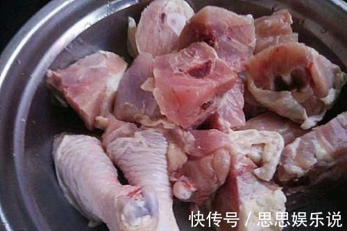 炖鸡肉你|炖鸡肉你还在加水?别傻了,换成“它”鲜嫩好吃,尝一口就停不了