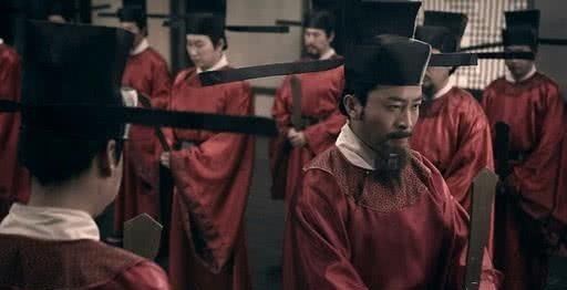 皇帝|此人非常聪明,获皇帝赏识屡屡升官,为何在官场中总干一些蠢事