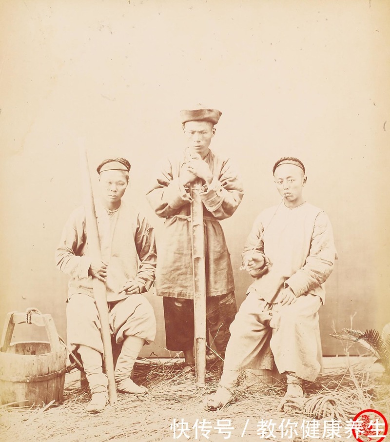 李鸿章|晚清老照片李鸿章面无表情,小商贩破衣烂衫,富家女小脚纤细