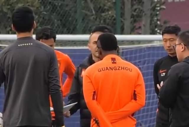 卡帥|記者爆料：卡帥為留在廣州執(zhí)教，曾拒絕多支五大聯(lián)賽球隊邀請！