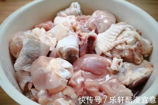 鸡腿|入秋后，家人就爱吃这肉，比猪牛羊蛋白高，简单焖一锅，真解馋！