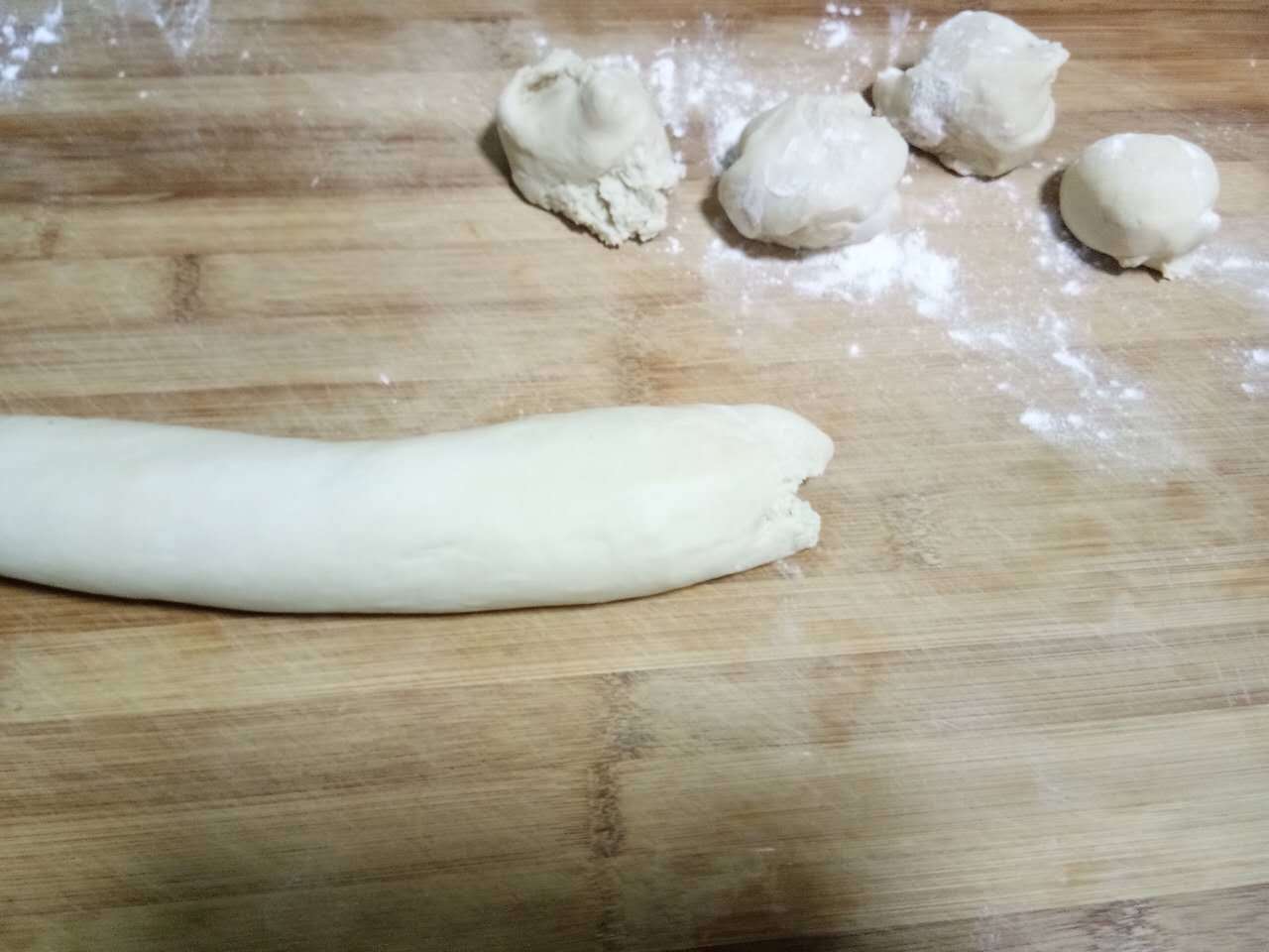 油饼|油饼这样做,吃一口满嘴香,做法详细告诉你,蓬松酥软吃不够